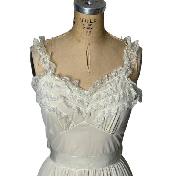 1950s/60s nightgown with lace badice and straps by Sans Souci Size M - Picture 2 of 8
